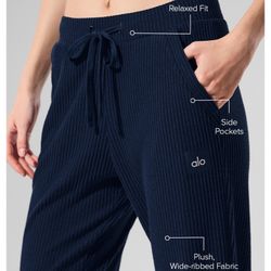 ALO MUSE STRAIGHT LEG SWEATPANTS 