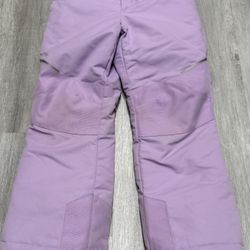 Girls purple snow pants used once. Size 6-6x. If post they’re available. Msg for pick up only 