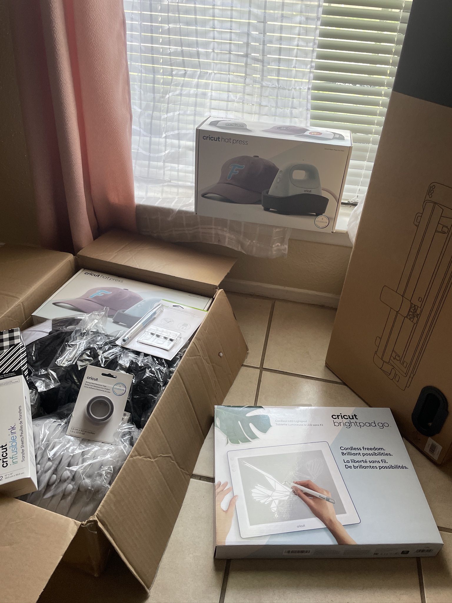 BRAND NEW Cricut Machines & Tools