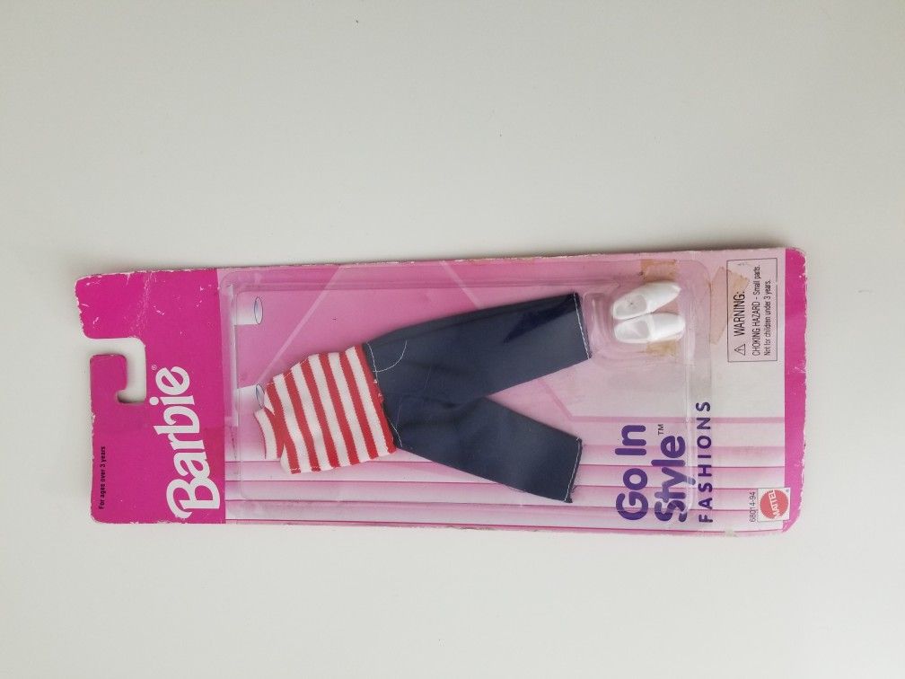 BARBIE Go in Style Fashion Outfit red white shirt blue shorts Vintage 1996 NIB