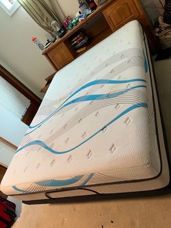 Been mattress and queen adjustable base .  BedTech Adjustable Base Remote Control