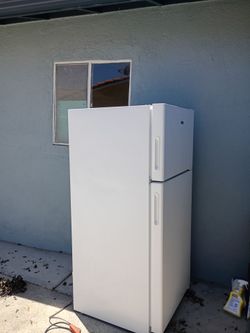 Refrigerator Hotpoint