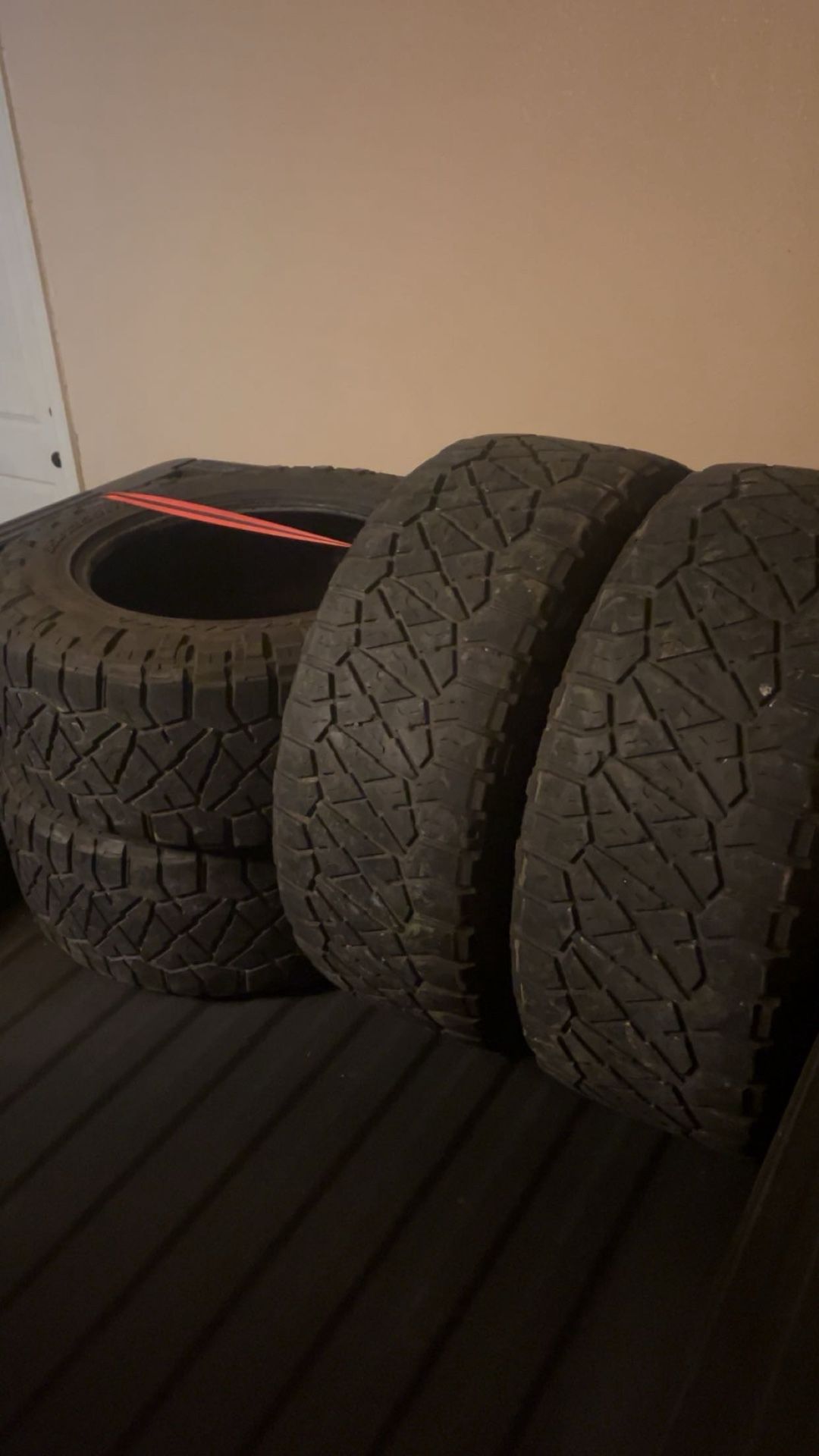 35x12.5 inch, 20inch R, nitto grapplers