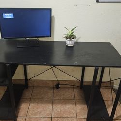 55 In Computer Desk