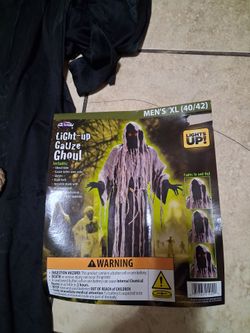 Men Halloween outfit size xl 40/42 light up gauze ghoul in good shape