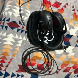 Wavy Pro Audio Wavy 1 Isolating Closed-back Studio Headphones