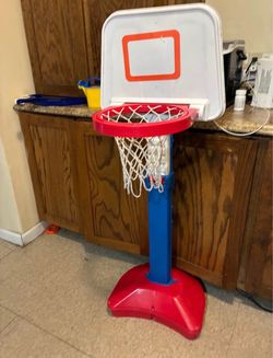 Kids adjustable basketball hoop