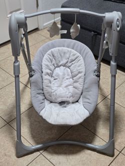 Graco Baby Swing with Mobile