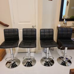 Set Of 4 Black Bar Stools Brand New 