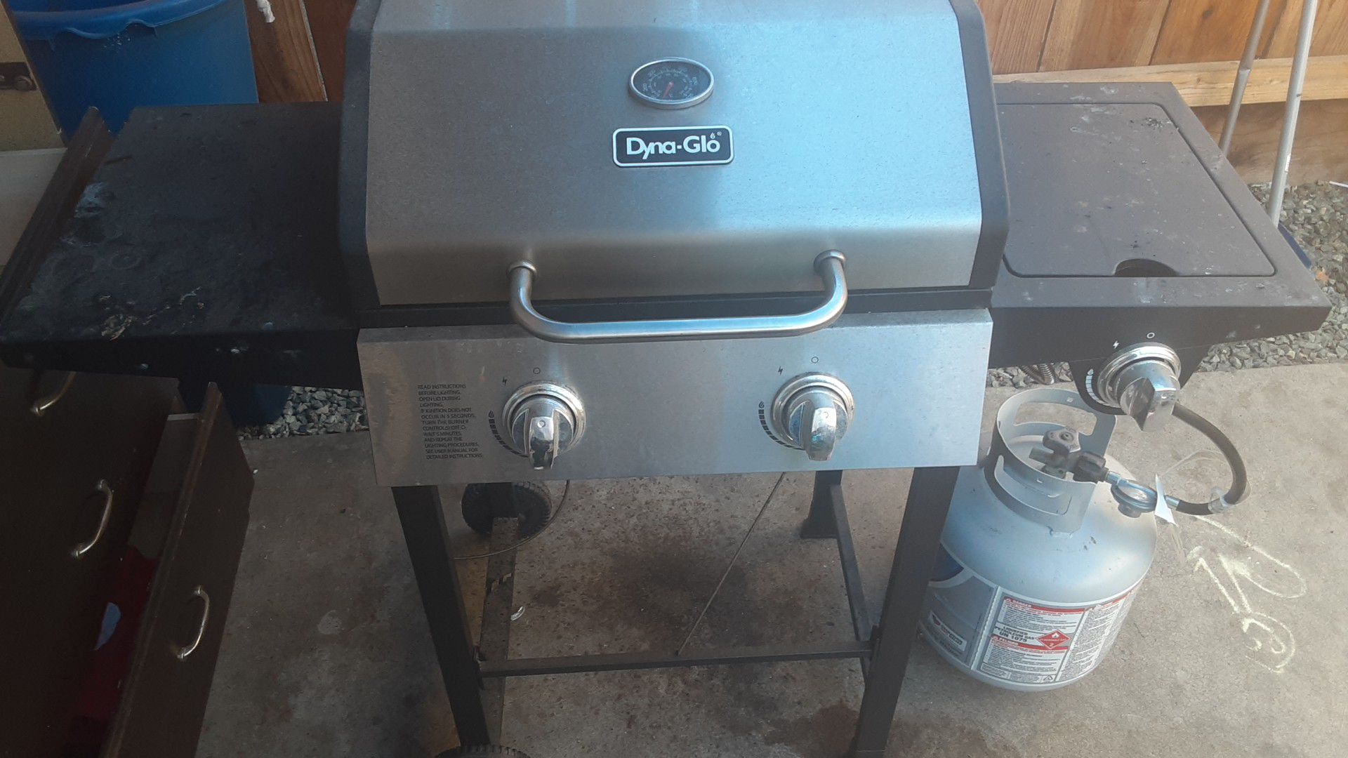 Gas bbq grill with tank works great just moving soon