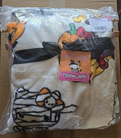 Hello Kitty Halloween Throw Blanket