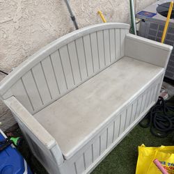 Suncast Patio Bench and Deck Box 50 Gallon