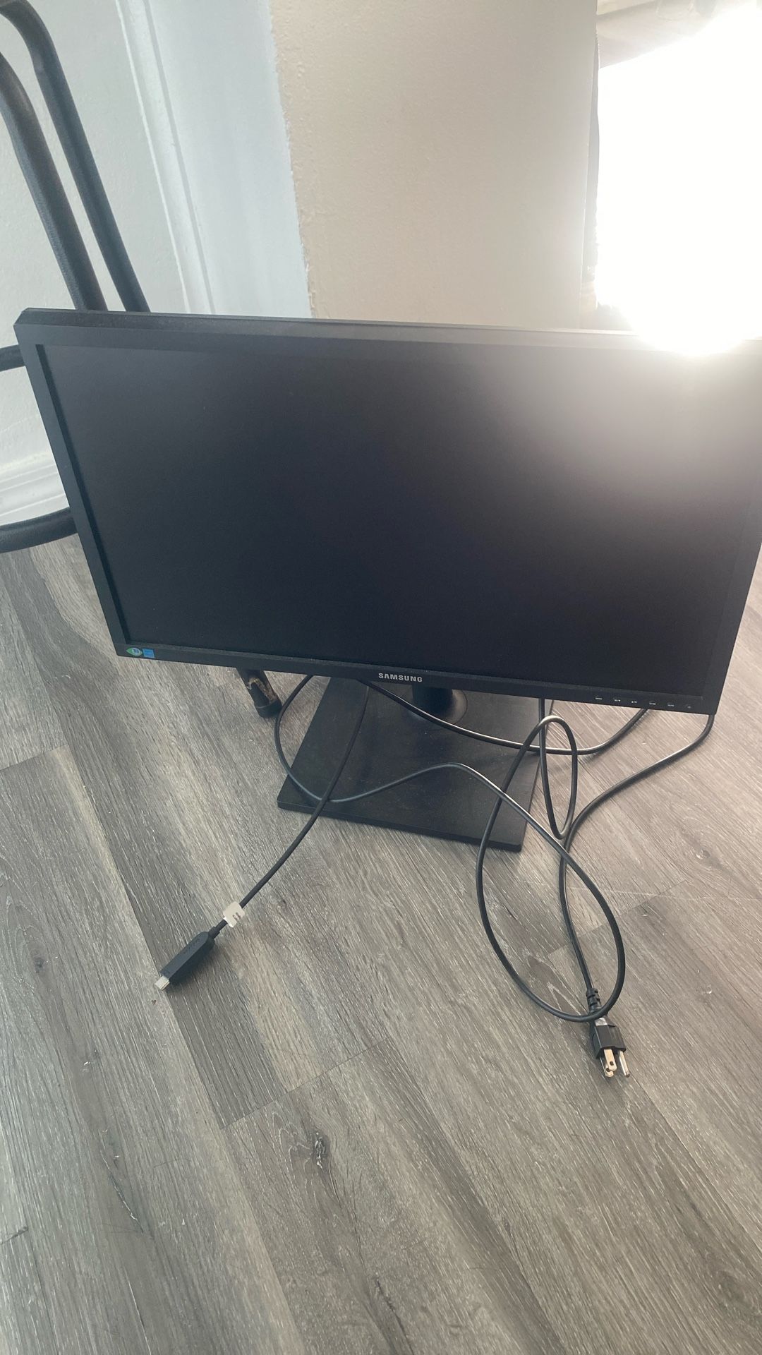 Computer Monitor Does Not Work It Turns On 