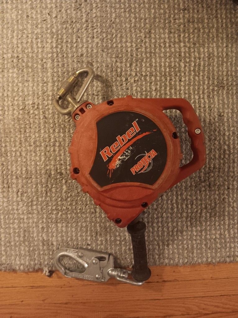 3M Protecta 33' Rebel Cable Self-Retracting Lifeline Swivel Snap Hook Lanyard