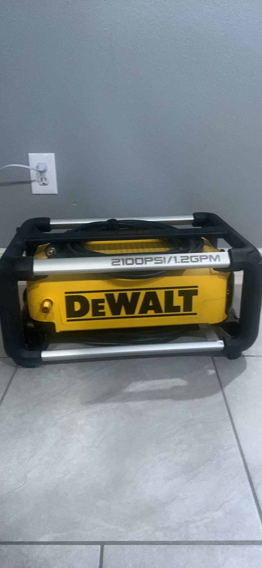 Dewalt 2100 Psi Pressure Washer