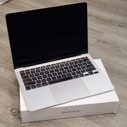 Apple MacBook Air 13.3" Laptop (2020) - Intel Core Chip (Core i3 - 8GB RAM - 128GB SSD)