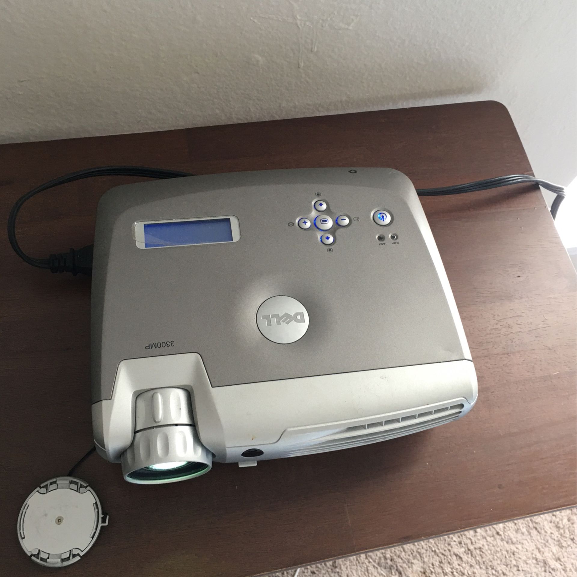 Dell DLP High Resolution Project Very Bright And sharp HDMI