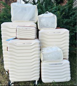 8-Piece White Luggage Set – Brand New