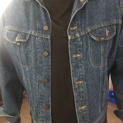 Lee Jean Jacket.   Size Large 