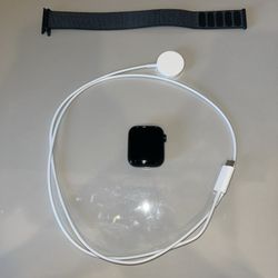Apple Watch SE 2nd Gen GPS 40mm Midnight Aluminum Case w/ Midnight Sport Band