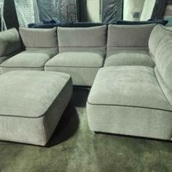 Deal of the Day! Market Sample LIFESTYLE Alfred Wild Dove  4pc Modular Sectional ➕️ Ottoman