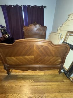 Antique Ornate Wood FullSize BedFrame