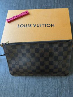 Louis Vuitton Damier Ebene Neverfull Pochette