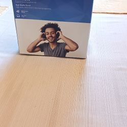 STEREO HEADPHONES 