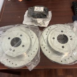 HYUNDAI ACCENT & RIO 2012 TO 2017 NEW REAR DRILLED DISC ROTORS & PADS
