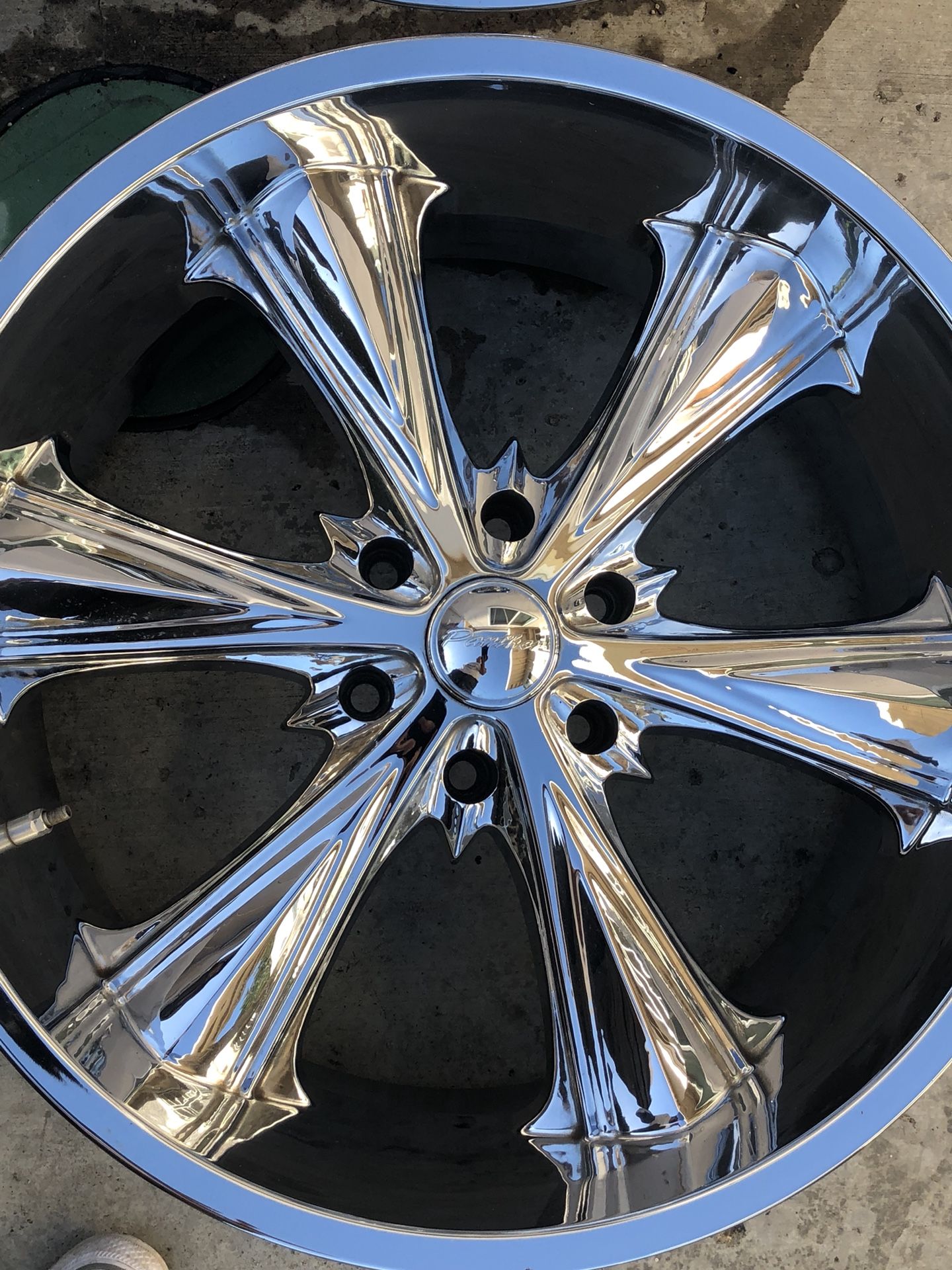 Panther juice 22” chrome wheels 6 lug