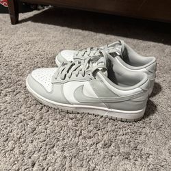 Nike Low retro grey and white dunks - Men 8