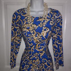 Ladies Top Size Small 