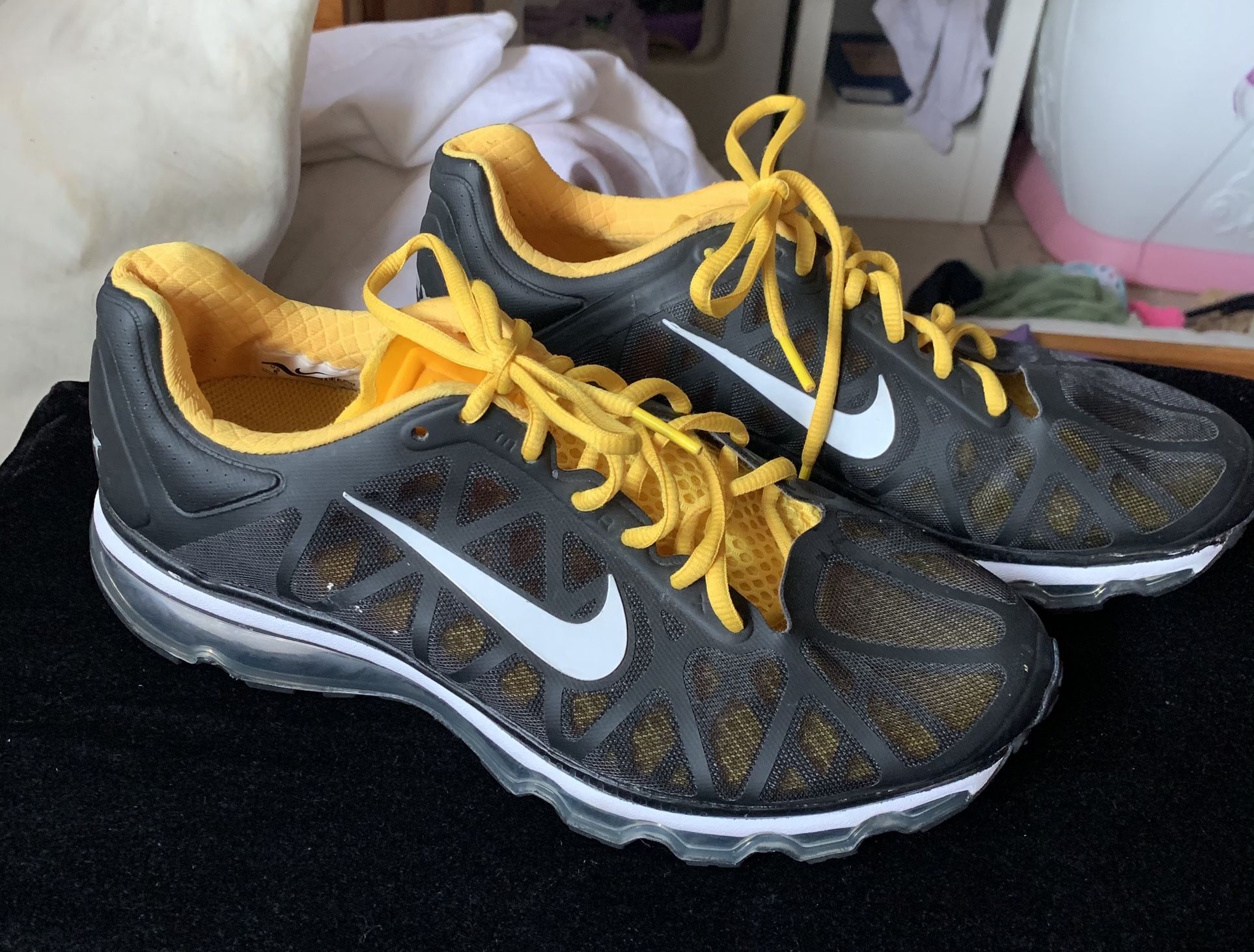 Nike Air Max Livestrong Shoes