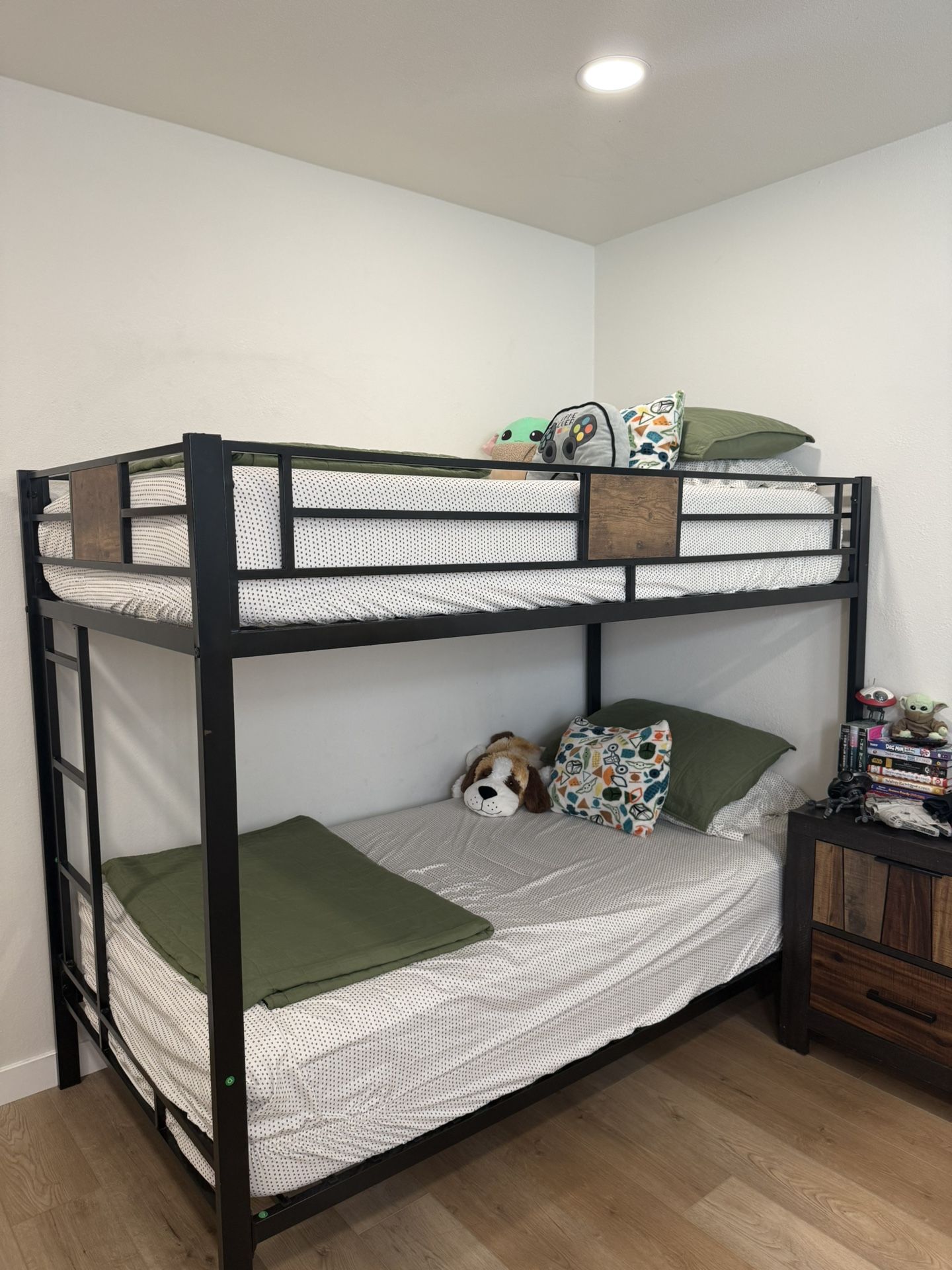 Twin Bunk Beds