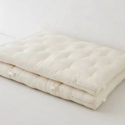 Wool twin organic cotton and latex mattress topper 5 inches brand new!  retails for $900