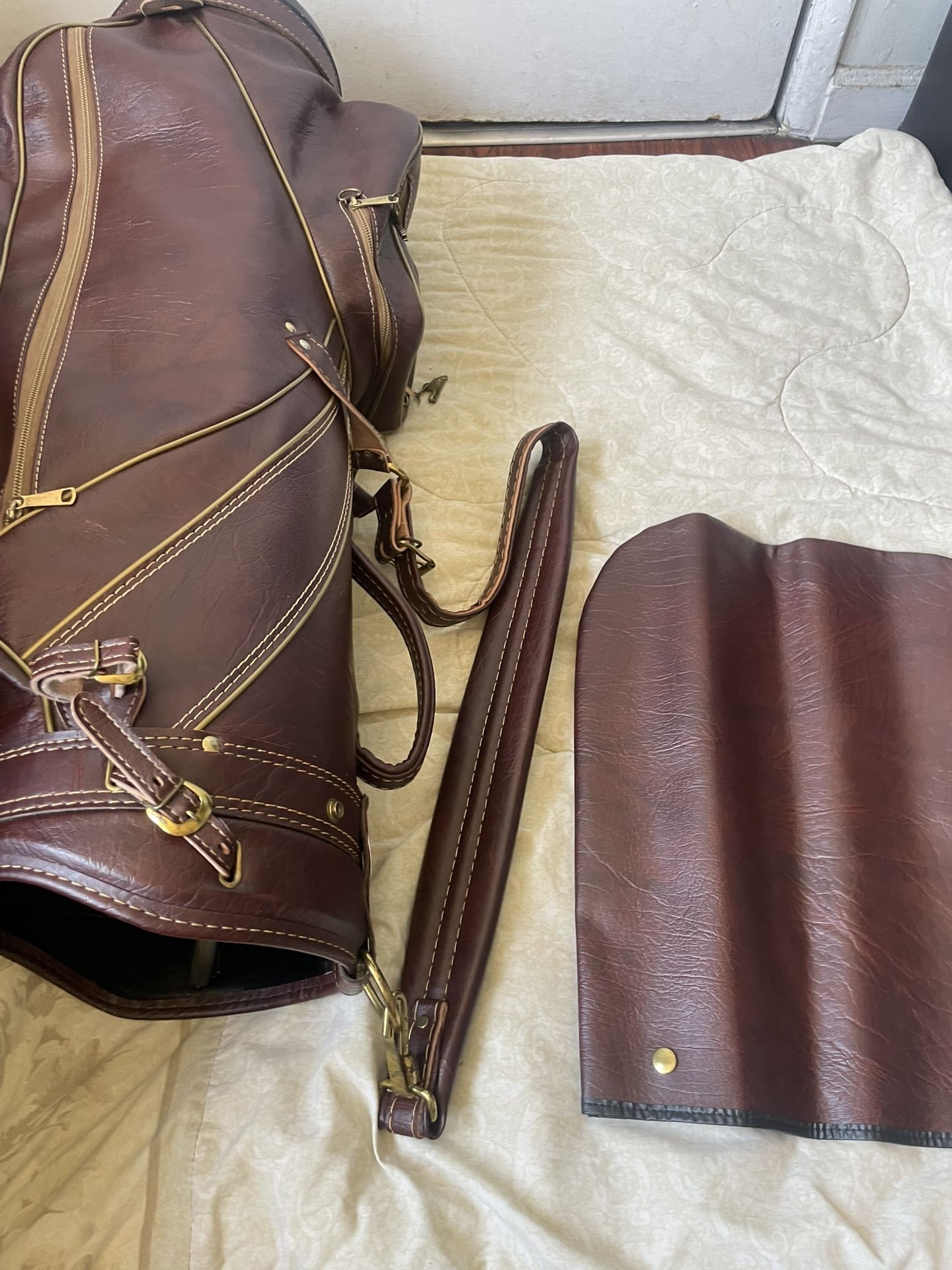 Golf club bag with matching rain cover