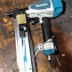 Makita 7/ 16 Crown Stapler 