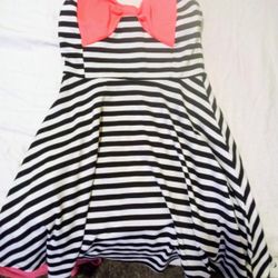 Cute Striped Bow Dress Size M