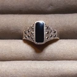 St.Silver Ring W/Stone-Sz 8.5-3.73 Grams 