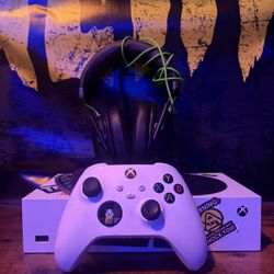 XBOX SERIES - S (BUNDLE) Razer Headphones+Controller+Console