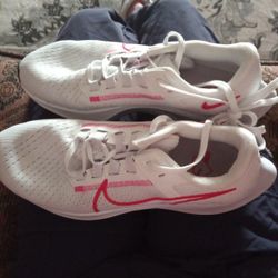 Nikes 7 1/2 Great Condition 