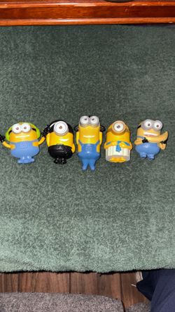 Minion toys        Lot   2.