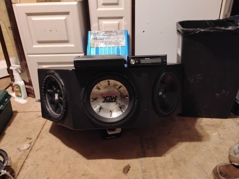 Whole Audio System 3ten Inch Woofers