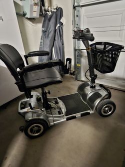 VIVE Motor Scooter
