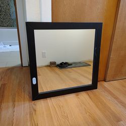 Free mirror