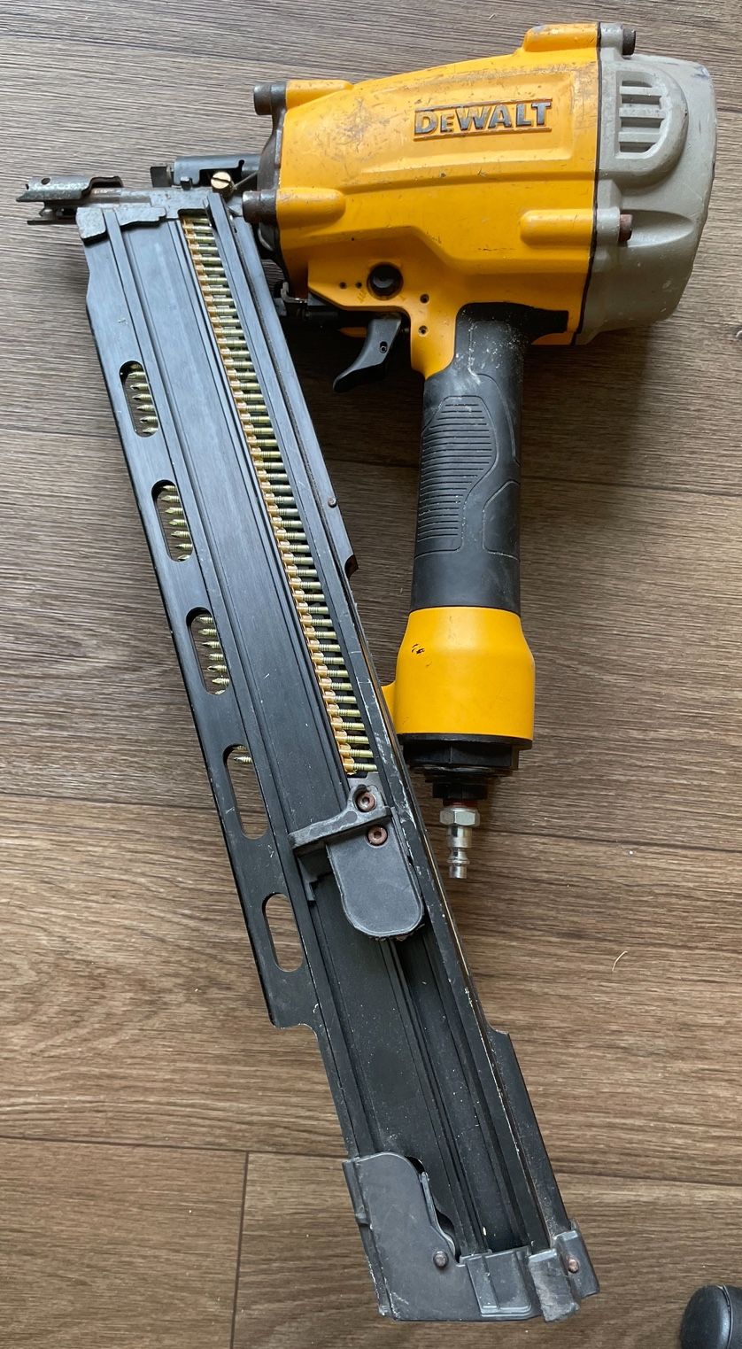 DeWalt Pneumatic 21-Degree Collated Corded Framing Nailer