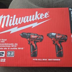 Milwaukee M12 Drill & Driver Kit