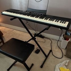 Electric keyboard / Piano 