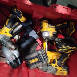 DeWalt  20v  Max Lithium Ion XR 10 Piece Set