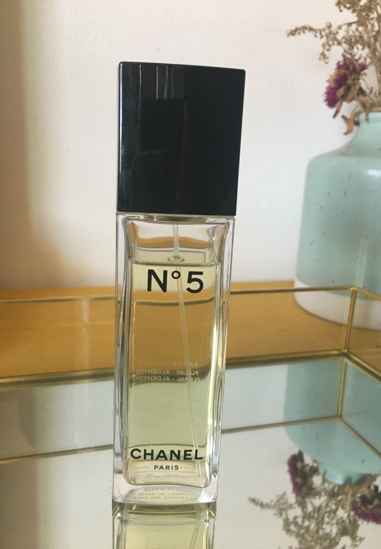 Chanel N•5 perfume